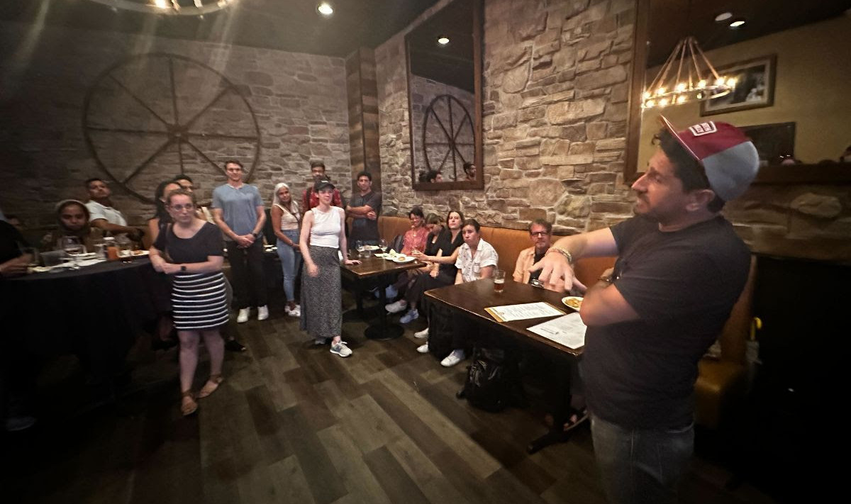 Free Press’ Mike Rispoli talks to journalists, community-engagement experts, academics and organizers at a happy hour in Philly.