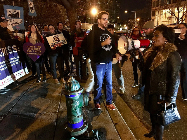 Clyburn at Verizon protest Thumbnail