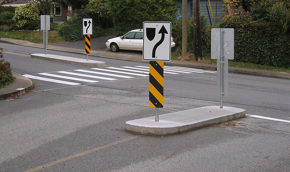 Space-X Broadband: Coming to an Empty Traffic Island Near You ...