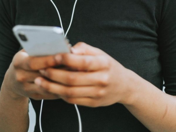 Person holding cellphone
