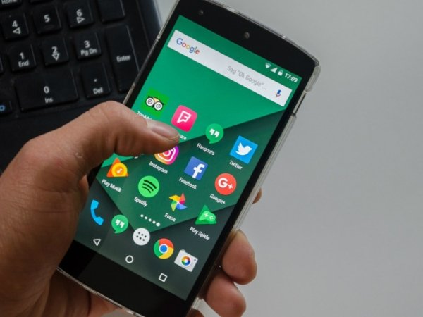 Cellphone with social-media buttons