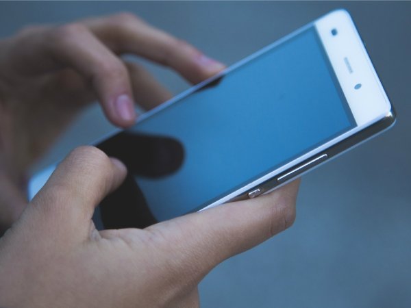 Person holding cellphone