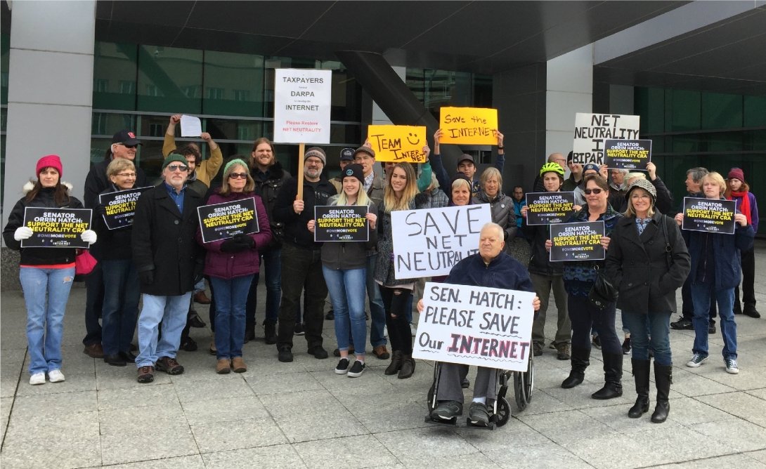 Crowd of Salt Lake City Net Neutrality activists