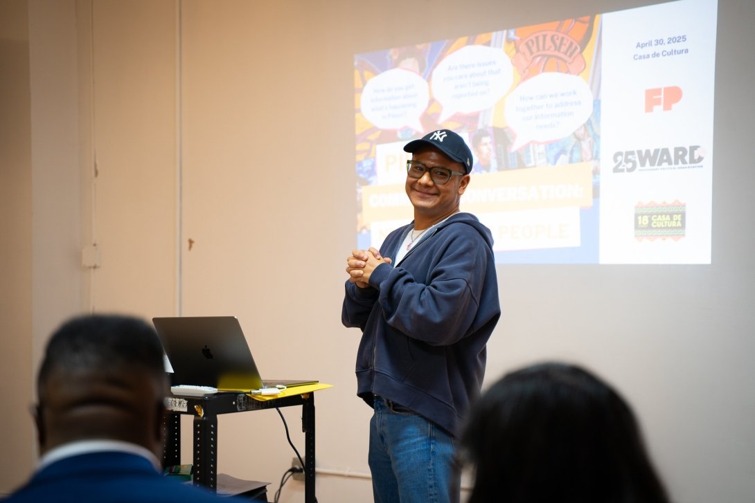 Rafael Muñoz-Echavarria facilitating a Free Press event in Pilsen, Chicago