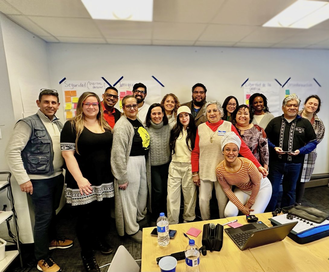 Comunicadores met over the winter in Philadelphia to discuss the challenges Spanish-speaking media workers face and what more can be done to support theirvital work. 