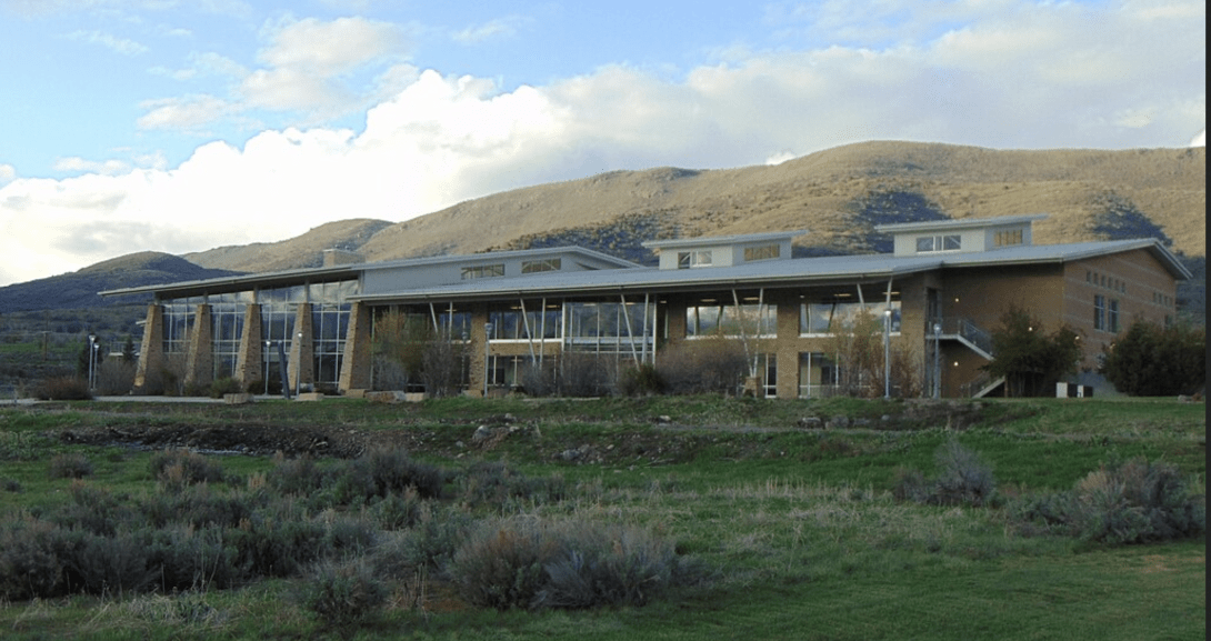 A building at Utah Valley University