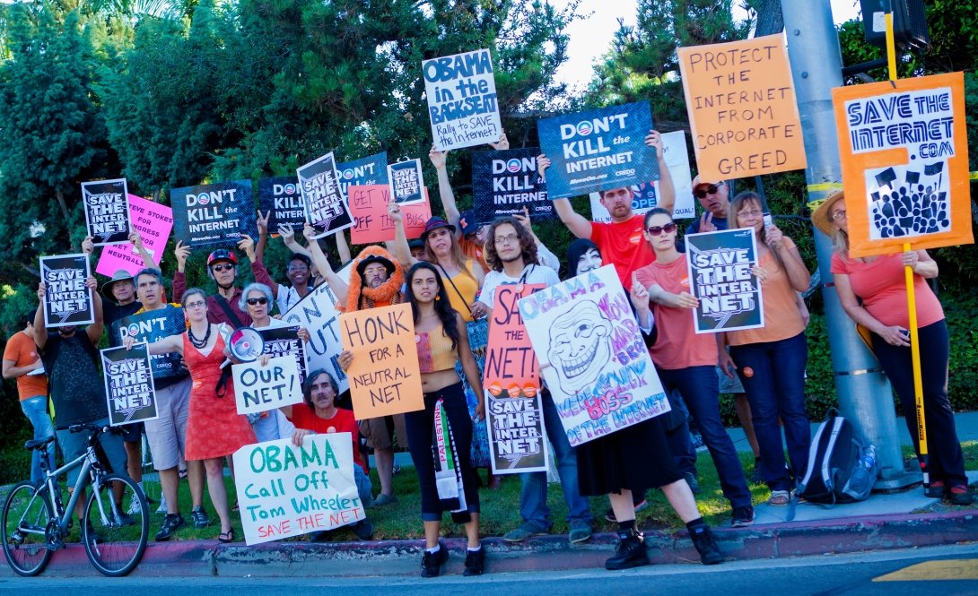 Activists in L.A. urge President Obama to speak out for real Net Neutrality.