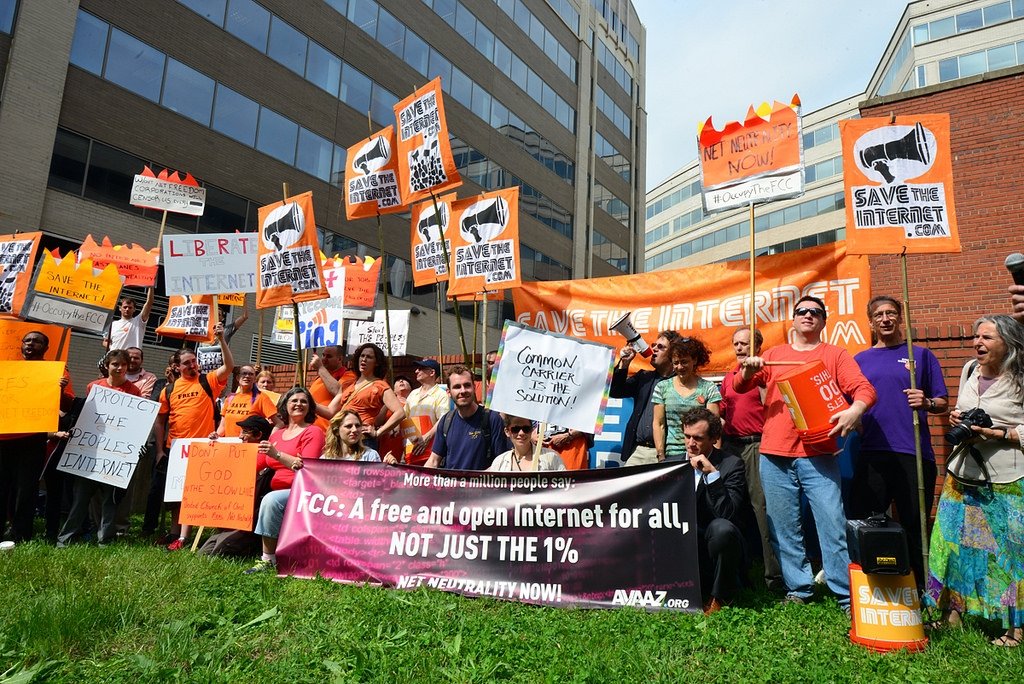 Crowd of Net Neutrality activists